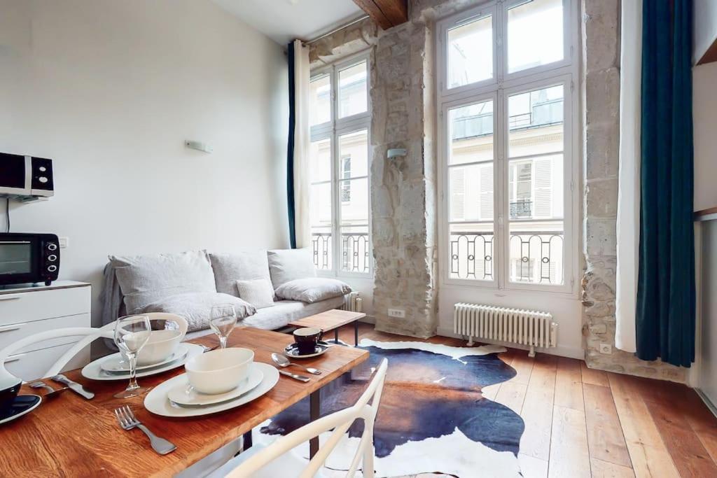 Appartement Chez Gustave: Clim Calm,saint Paul Marais, 2guests